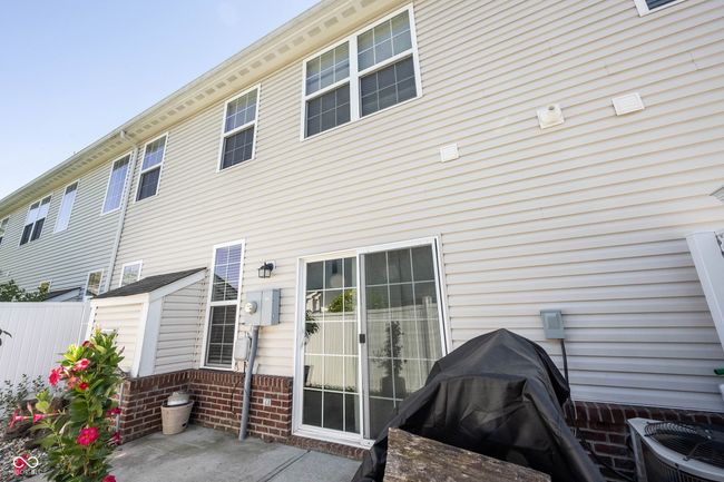 9770 Blue Violet Dr, Condo with 3 bedrooms, 3 bathrooms and null parking in Noblesville IN | Image 37