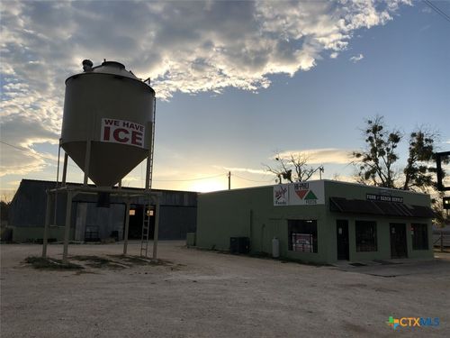 16624 N Us Highway 281, Lampasas, TX, 76550-1175 | Card Image