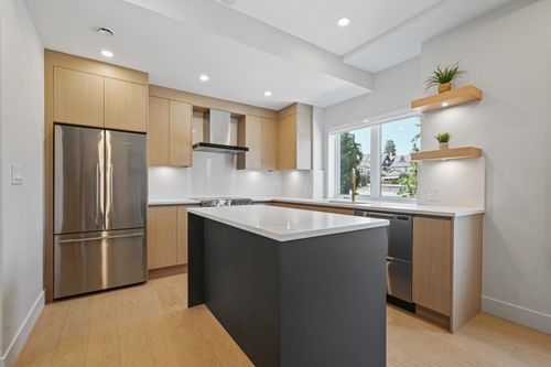 3410 Knight St, Vancouver, BC, V5N | Card Image