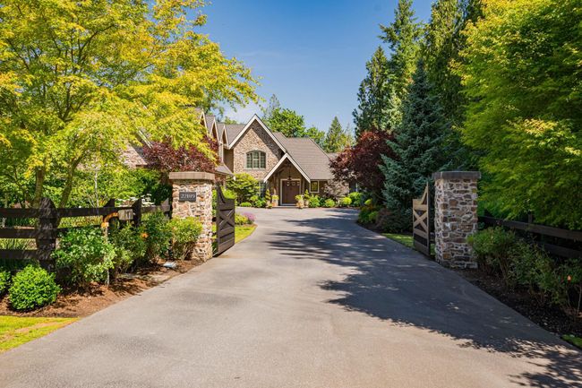 22189 86a Avenue, House other with 6 bedrooms, 4 bathrooms and 6 parking in Langley BC | Image 2