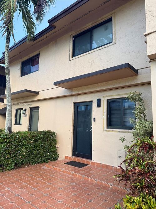 l5-131 Sw 109th Ave, Miami, FL, 33174-1231 | Card Image