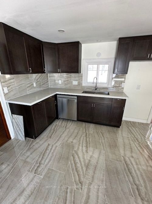 231 Carman Rd, Brighton, ON, K0K1H0 | Card Image