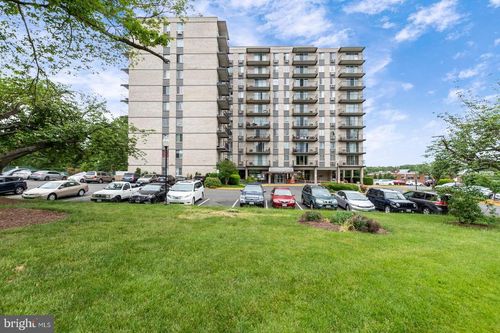 apt-211-3245 Rio Dr, FALLS CHURCH, VA, 22041-2122 | Card Image