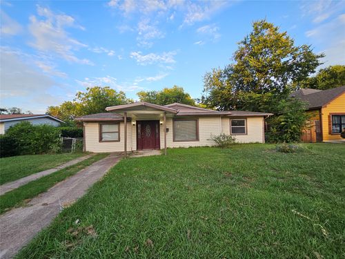 118 Fielding Dr, Mesquite, TX, 75149-3612 | Card Image