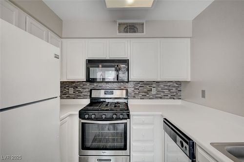 unit-102-3060 Tarpon Dr, Las Vegas, NV, 89120-5181 | Card Image
