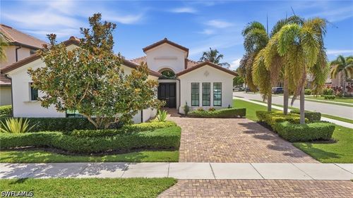 9201 Woodhurst Dr, NAPLES, FL, 34120-5269 | Card Image