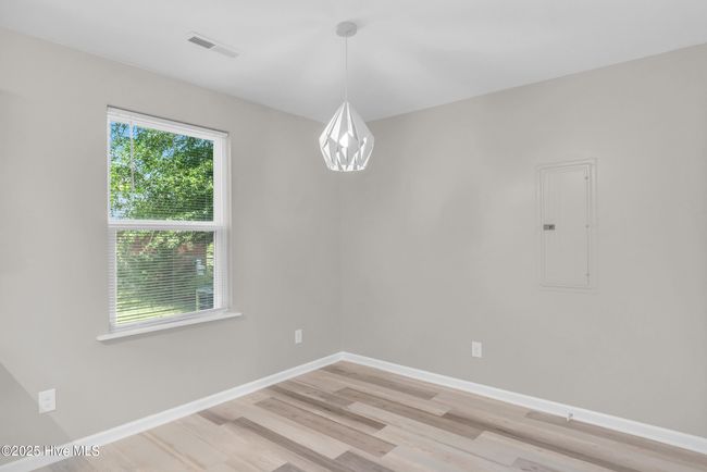 Dining Area | Image 12