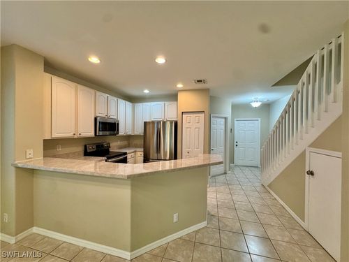 8151 Pacific Beach Dr, FORT MYERS, FL, 33966-7955 | Card Image