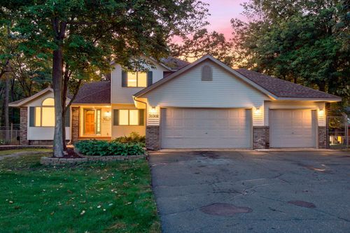 38308 Golden Oaks Trl, North Branch, MN, 55056-5839 | Card Image