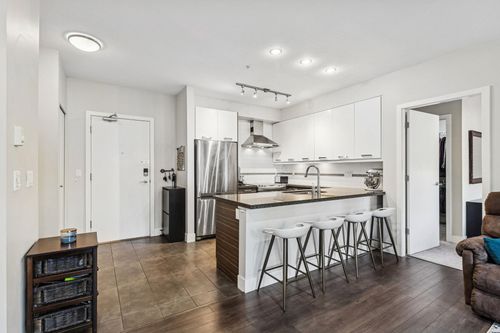 302-1273 Marine Dr, North Vancouver, BC, V7P1T3 | Card Image