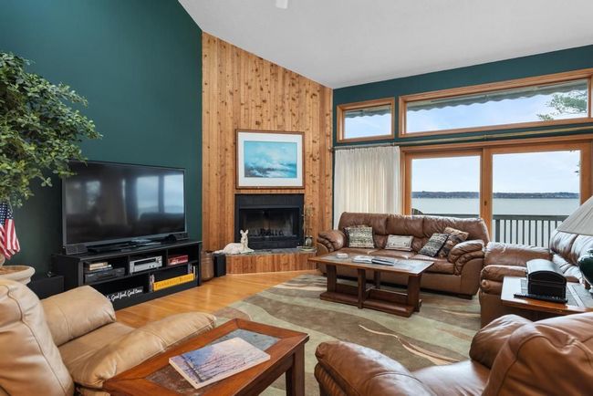 565 Beach Rd, House other with 4 bedrooms, 4 bathrooms and null parking in Harbor Springs MI | Image 9