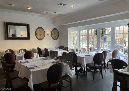 15 Main St, Clinton, NJ, 08809-1313 | Card Image