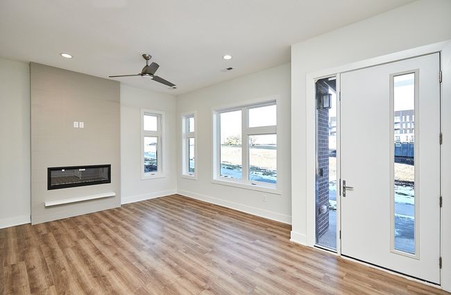 812 E 2 Nd St, Condo with 3 bedrooms, 3 bathrooms and null parking in Des Moines IA | Image 4