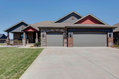 921 E Thorndale Dr, Nixa, MO, 65714-7041 | Card Image