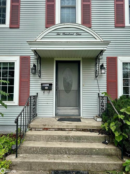 201 Vogel Ave, Ottumwa, IA, 52501-1455 | Card Image