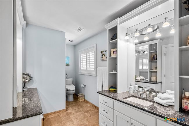 2133 W Maple St, House other with 4 bedrooms, 5 bathrooms and null parking in Port O Connor TX | Image 18