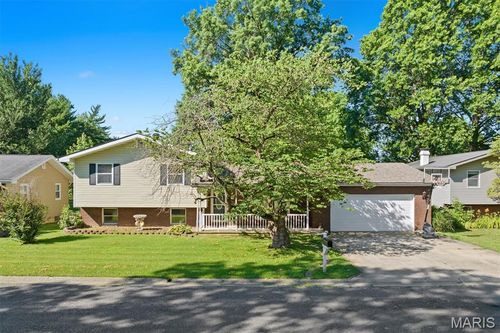 65 Trout Dr, Highland, IL, 62249-1783 | Card Image