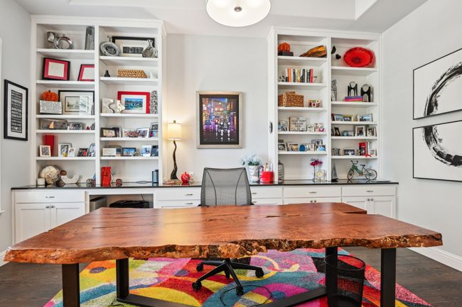 Office with built-ins | Image 6