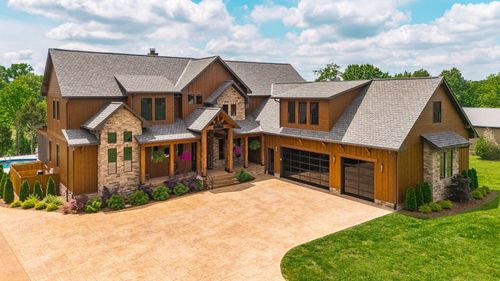 324 Lakeview Rd, Gallatin, TN, 37066-8421 | Card Image