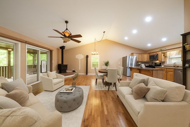 284 Tickanetley Rd, Home with 4 bedrooms, 3 bathrooms and 1 parking in Ellijay GA | Image 8