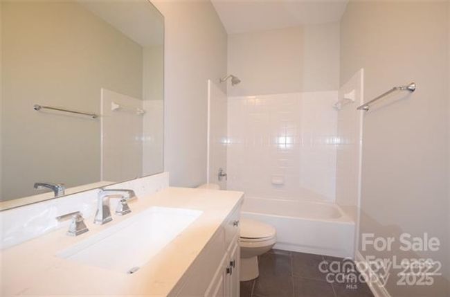 558 E 9 Th St, Condo with 2 bedrooms, 3 bathrooms and null parking in Charlotte NC | Image 11