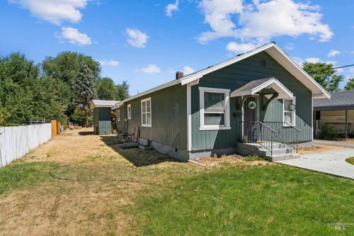 220 Lone Star Rd, Nampa, ID, 83651-2504 | Card Image