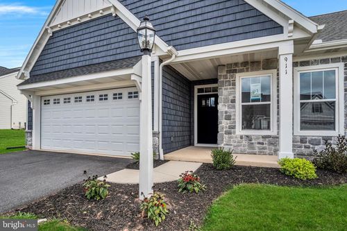 907 Shadowbrooke Dr, DOVER, PA, 17315-2864 | Card Image