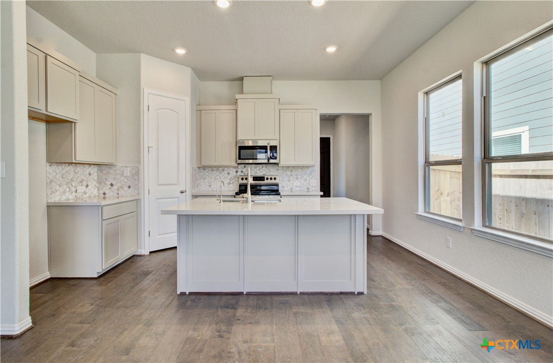 Farmhouse Trl, New Braunfels, TX 78130