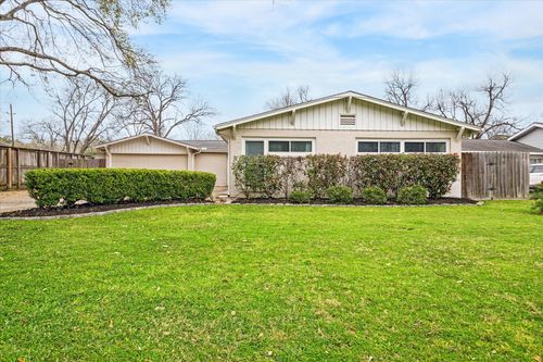 15818 Acapulco Dr, Jersey Village, TX, 77040-2104 | Card Image