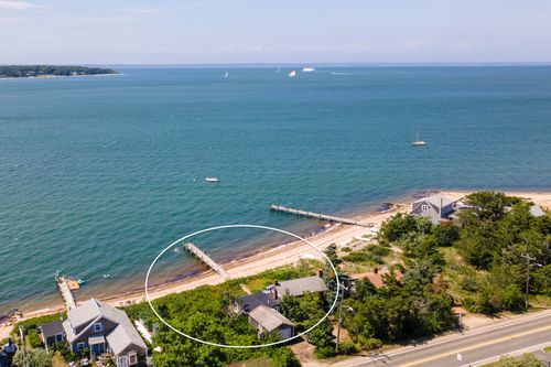 13 Beach Rd, Oak Bluffs, MA, 02557-6732 | Card Image