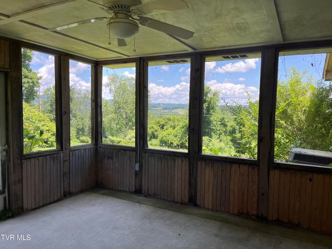 211 Overview Loop, House other with 3 bedrooms, 3 bathrooms and null parking in Jonesville VA | Image 17