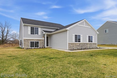 7201 Primrose Ln, Grand Blanc, MI, 48439 | Card Image