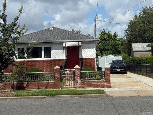 20135 120th Ave, Saint Albans, NY, 11412-3831 | Card Image