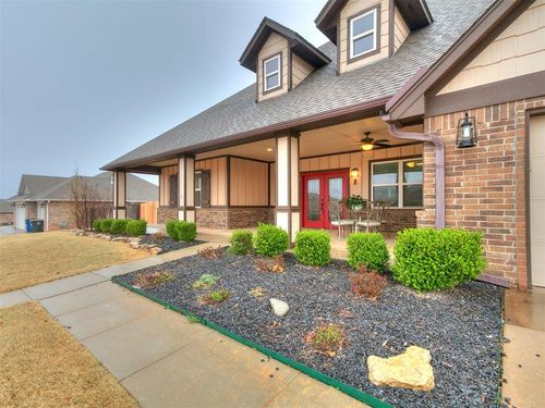 634 Megan Ln, Blanchard, OK, 73010-9511 | Card Image