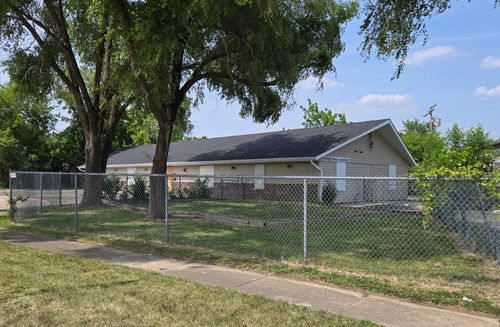 1560 Weatherstone Ln, Elgin, IL, 60123-2019 | Card Image