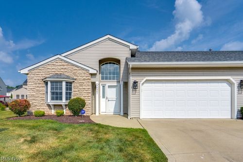 38087 Burrard Ln, Willoughby, OH, 44094-5317 | Card Image