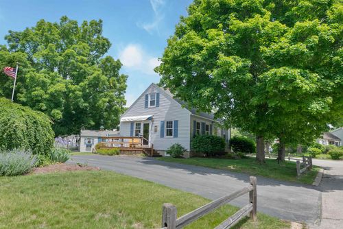 2 Elmview Cir, Dover, NH, 03820-4110 | Card Image