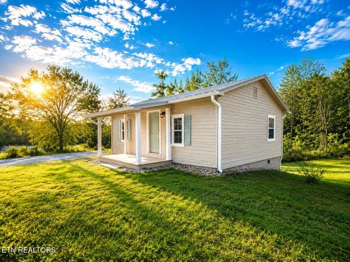 153 Holt Ln, Kingston, TN, 37763-5944 | Card Image