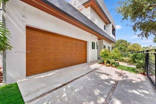 9833 N Miami Ave, Miami Shores, FL, 33150-1746 | Card Image