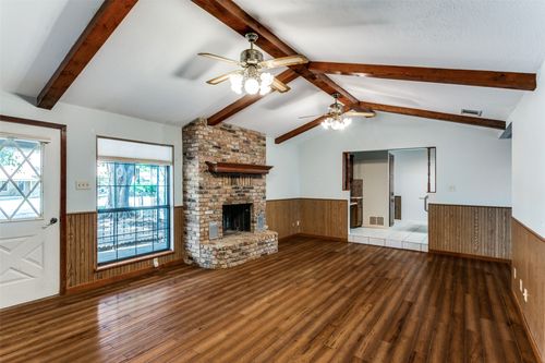 213 S Allen St, Boyd, TX, 76023-3203 | Card Image