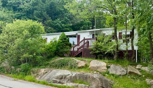 81 Sherwood Valley Ln, Coventry, RI, 02816-6908 | Card Image