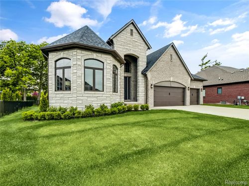 50011 Anita Way N, Macomb, MI, 48044-1180 | Card Image