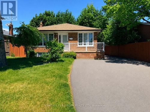 10 Sanford Street, Brampton (Northwood Park), ON, L6S2C3 | Card Image