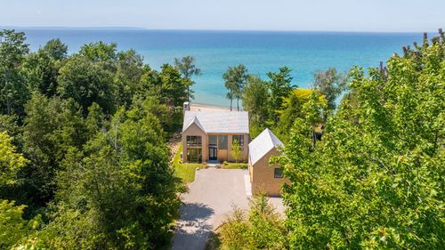 6987 N Manitou Trl, Northport, MI, 49670-8405 | Card Image