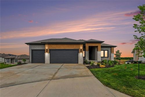 11275 S Gleason Rd, Olathe, KS, 66061 | Card Image