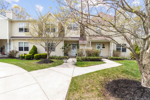 2e-29 Daremy Cir, Medford, NY, 11763-2263 | Card Image