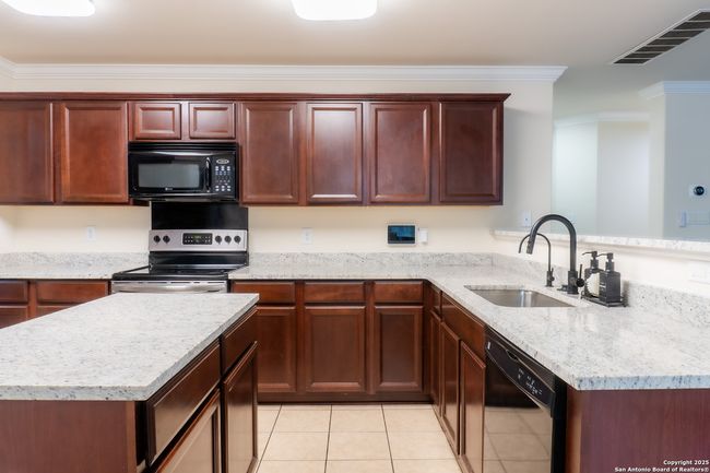 9534 Anderson Way, House other with 3 bedrooms, 3 bathrooms and null parking in Converse TX | Image 36