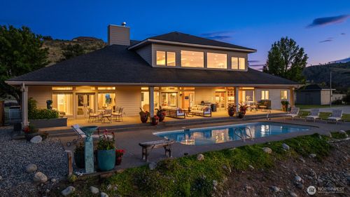 450 Hawks Meadow Rd, Chelan, WA, 98816-9219 | Card Image