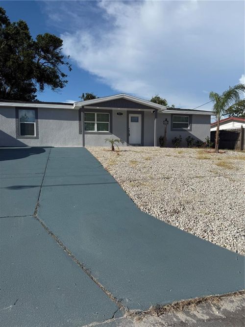 7213 Country Club Dr, HUDSON, FL, 34667-1898 | Card Image