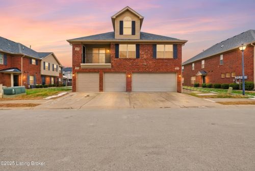 7821 Pleasure Walk Cir, Louisville, KY, 40258-3582 | Card Image